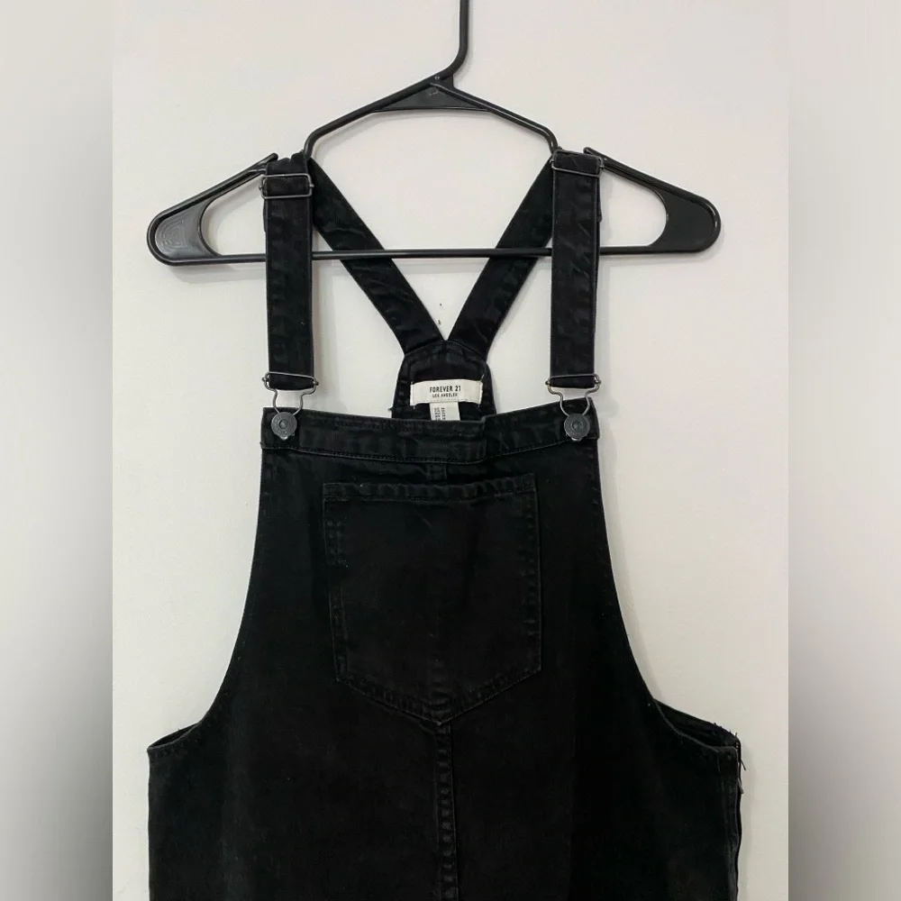Black Overall Dress 🖤 - Picture 4 of 9